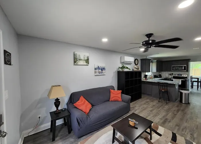 Cozy 1- Bed House. Guest house Pensacola