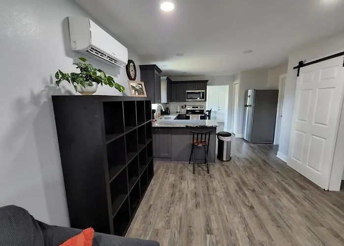 Cozy 1- Bed House. Guest house *